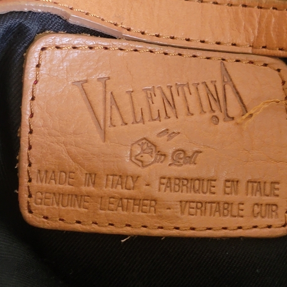 Valentina Leather Shoulder Bag - Picture 9 of 12